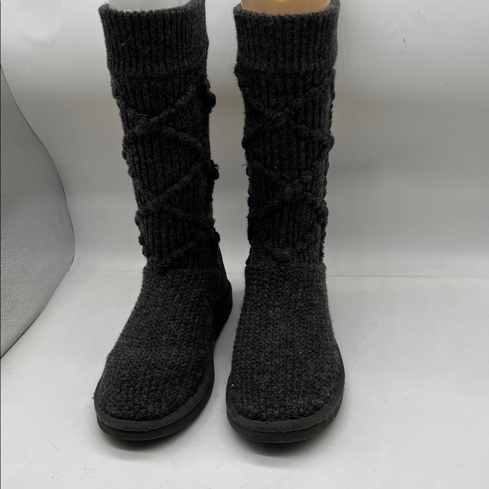 UGG Australia Womens 5879 Classic Argyle Knit Sweater Tall Gray Boots Socks Sz 7